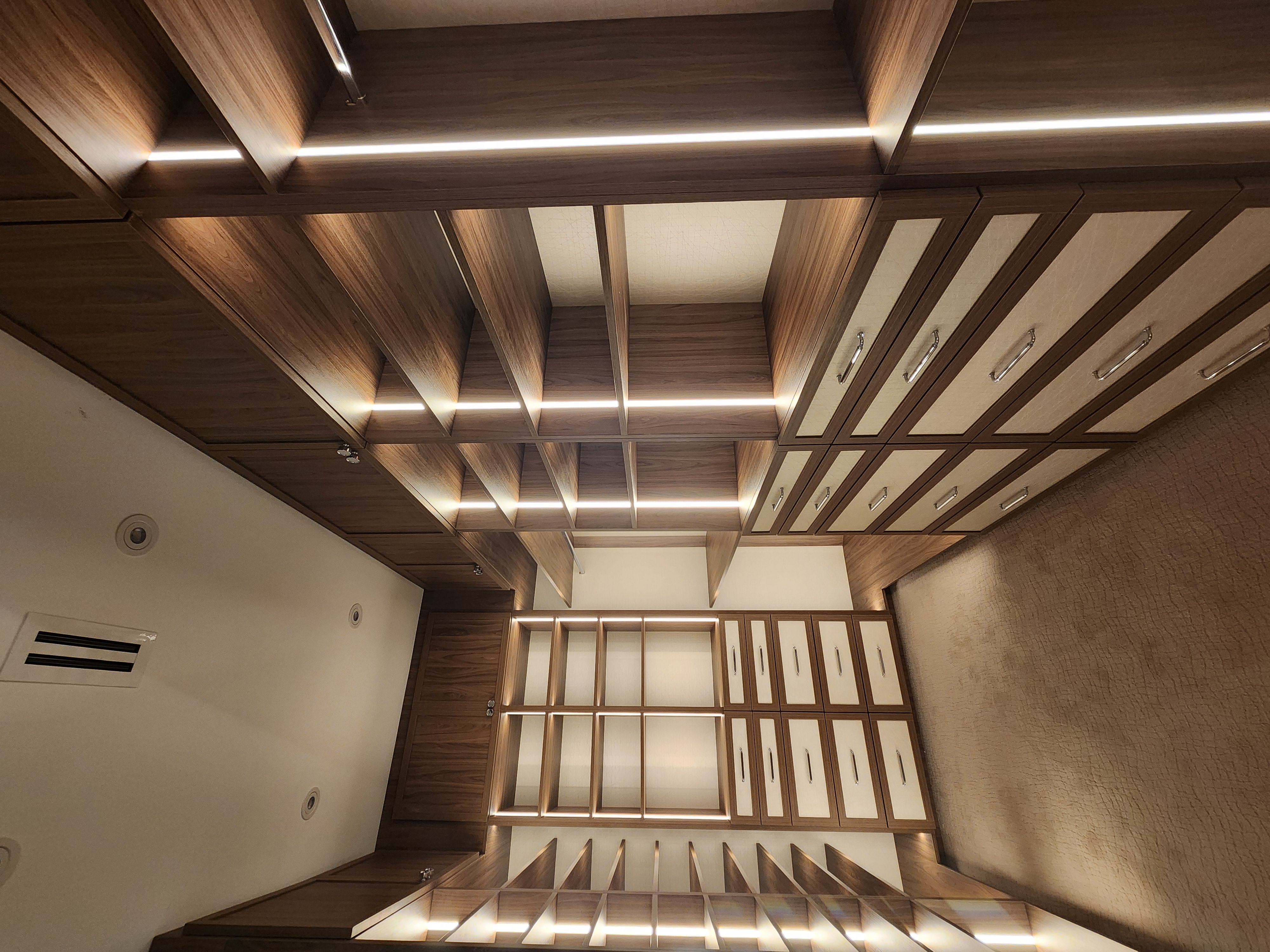 Custom luxury closet by Maxx Designs